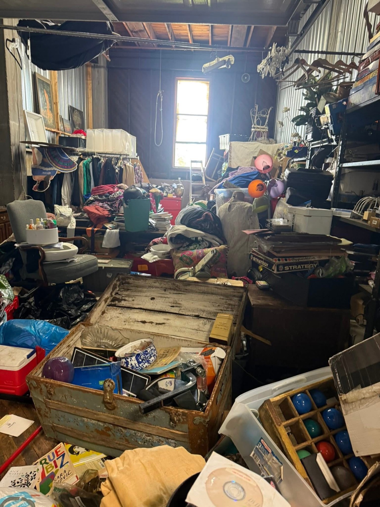 HOARDER HELP: Wall-to-wall cleanout handled with care and zero judgment.